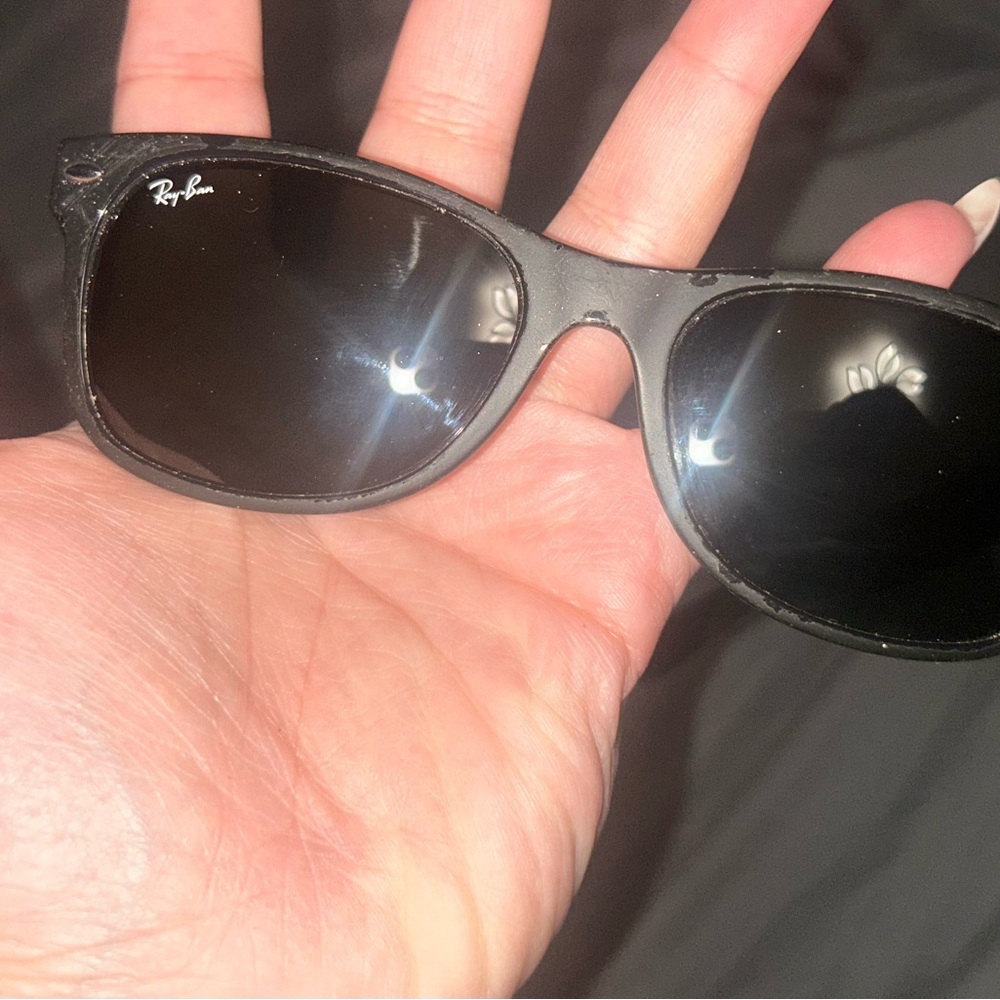 Ray-Ban Classic Black Sunglasses - Picture 5 of 7